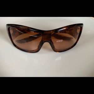 Oakley tortoise shell sunglasses